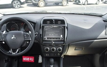 Mitsubishi Outlander, 2024 год, 2 650 000 рублей, 8 фотография