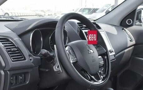 Mitsubishi Outlander, 2024 год, 2 650 000 рублей, 11 фотография