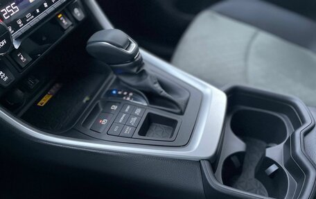 Toyota RAV4, 2025 год, 3 830 000 рублей, 19 фотография