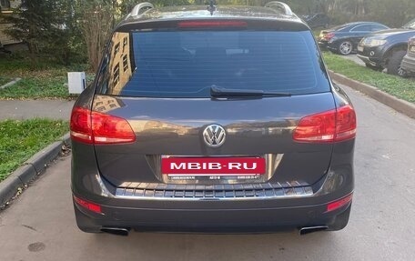 Volkswagen Touareg III, 2012 год, 1 190 000 рублей, 2 фотография