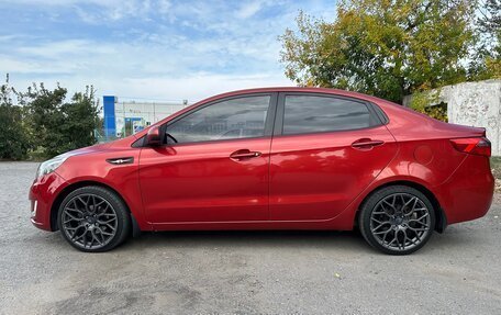 KIA Rio III рестайлинг, 2013 год, 900 000 рублей, 4 фотография