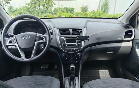 Hyundai Solaris II рестайлинг, 2015 год, 950 000 рублей, 8 фотография