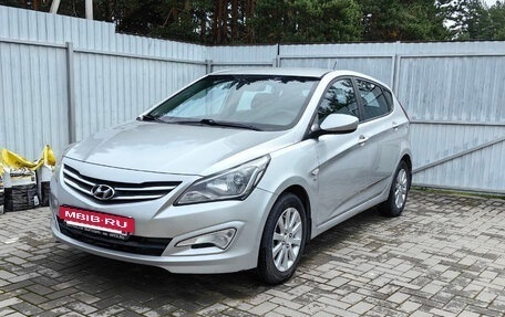 Hyundai Solaris II рестайлинг, 2015 год, 950 000 рублей, 4 фотография