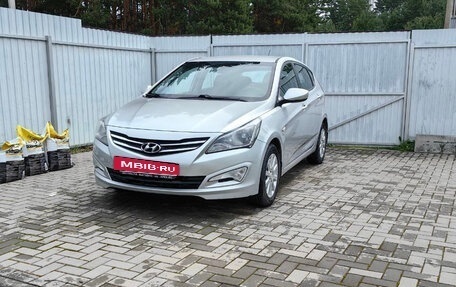 Hyundai Solaris II рестайлинг, 2015 год, 950 000 рублей, 2 фотография
