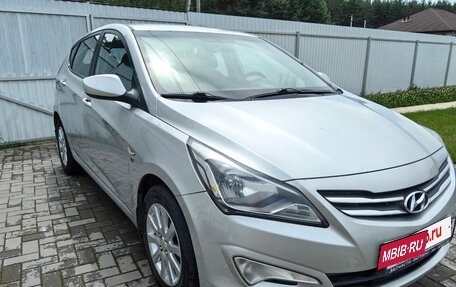 Hyundai Solaris II рестайлинг, 2015 год, 950 000 рублей, 3 фотография