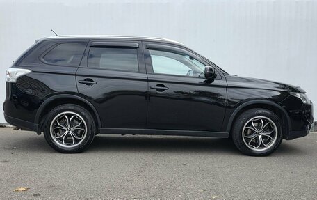 Mitsubishi Outlander III рестайлинг 3, 2014 год, 1 450 000 рублей, 4 фотография