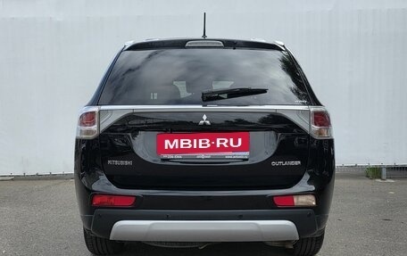 Mitsubishi Outlander III рестайлинг 3, 2014 год, 1 450 000 рублей, 6 фотография