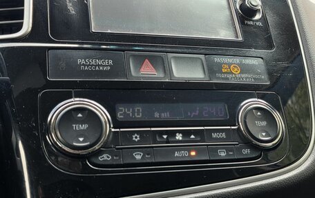 Mitsubishi Outlander III рестайлинг 3, 2014 год, 1 450 000 рублей, 14 фотография