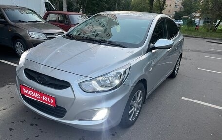 Hyundai Solaris II рестайлинг, 2011 год, 675 000 рублей, 6 фотография