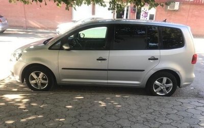 Volkswagen Touran III, 2011 год, 1 000 000 рублей, 1 фотография