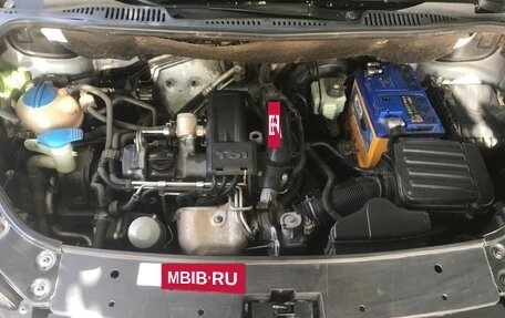 Volkswagen Touran III, 2011 год, 1 000 000 рублей, 4 фотография
