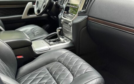 Toyota Land Cruiser 200, 2018 год, 6 150 000 рублей, 16 фотография