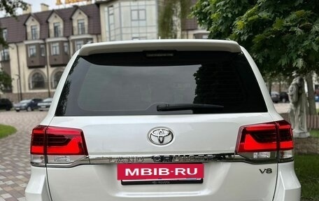 Toyota Land Cruiser 200, 2018 год, 6 150 000 рублей, 3 фотография