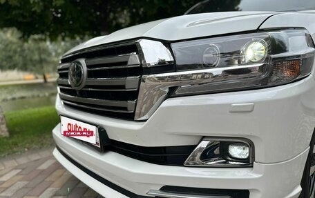 Toyota Land Cruiser 200, 2018 год, 6 150 000 рублей, 19 фотография