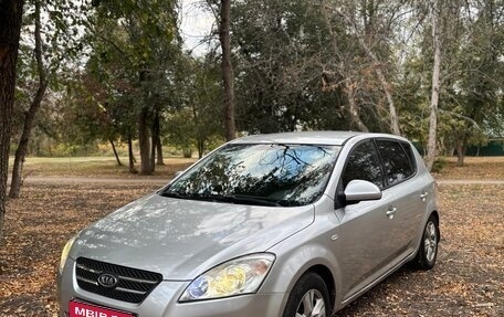 KIA cee'd I рестайлинг, 2008 год, 635 000 рублей, 1 фотография