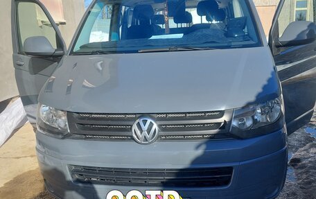Volkswagen Caravelle T5, 2012 год, 1 650 000 рублей, 1 фотография
