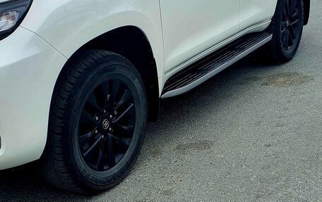 Toyota Land Cruiser Prado 150 рестайлинг 2, 2017 год, 6 000 000 рублей, 5 фотография