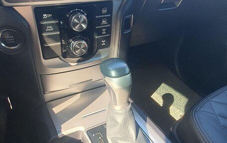 Toyota Land Cruiser Prado 150 рестайлинг 2, 2017 год, 6 000 000 рублей, 11 фотография