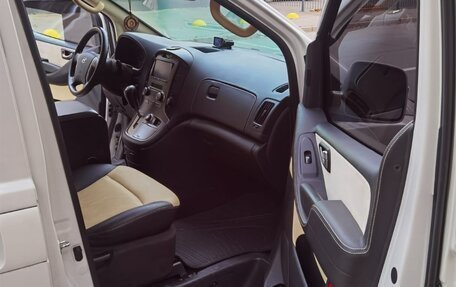 Hyundai Grand Starex Grand Starex I рестайлинг 2, 2015 год, 3 500 000 рублей, 8 фотография