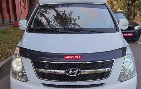 Hyundai Grand Starex Grand Starex I рестайлинг 2, 2015 год, 3 500 000 рублей, 1 фотография