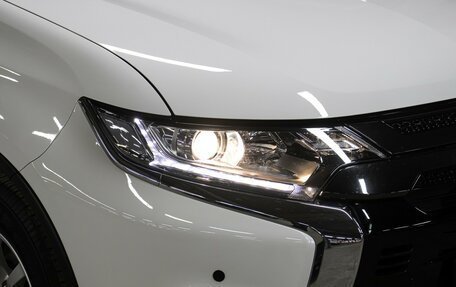 Mitsubishi Outlander III рестайлинг 3, 2022 год, 2 998 000 рублей, 23 фотография