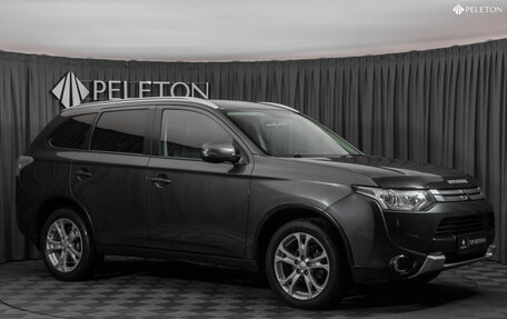 Mitsubishi Outlander III рестайлинг 3, 2014 год, 1 590 000 рублей, 2 фотография