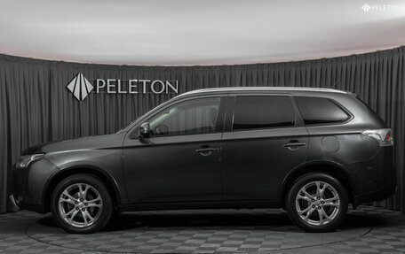Mitsubishi Outlander III рестайлинг 3, 2014 год, 1 590 000 рублей, 7 фотография