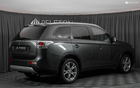 Mitsubishi Outlander III рестайлинг 3, 2014 год, 1 590 000 рублей, 5 фотография
