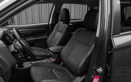Mitsubishi Outlander III рестайлинг 3, 2014 год, 1 590 000 рублей, 11 фотография
