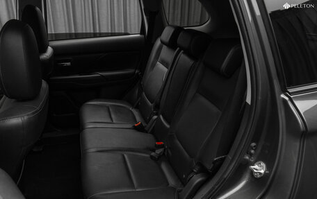 Mitsubishi Outlander III рестайлинг 3, 2014 год, 1 590 000 рублей, 14 фотография