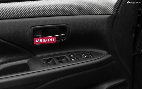 Mitsubishi Outlander III рестайлинг 3, 2014 год, 1 590 000 рублей, 15 фотография