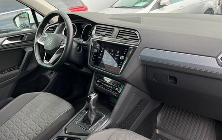 Volkswagen Tiguan II, 2021 год, 2 721 500 рублей, 8 фотография