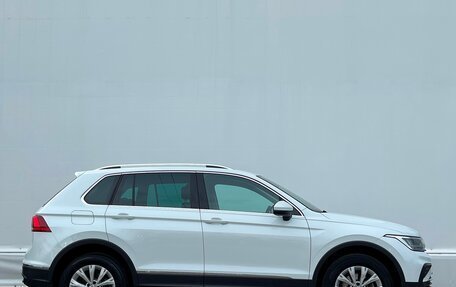 Volkswagen Tiguan II, 2021 год, 2 721 500 рублей, 13 фотография