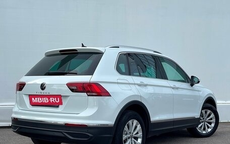 Volkswagen Tiguan II, 2021 год, 2 721 500 рублей, 2 фотография