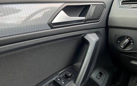 Volkswagen Tiguan II, 2021 год, 2 721 500 рублей, 23 фотография