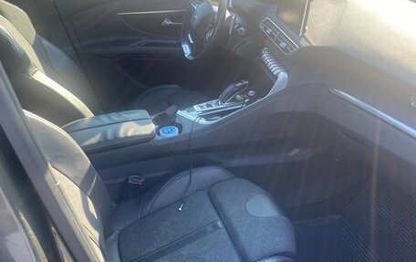 Peugeot 3008 II, 2018 год, 1 900 000 рублей, 12 фотография