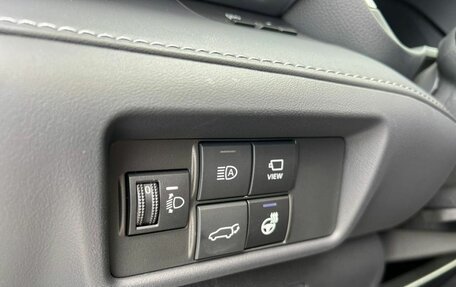 Toyota Highlander, 2025 год, 5 990 000 рублей, 30 фотография