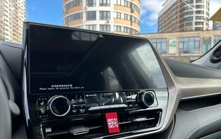 Toyota Highlander, 2025 год, 5 990 000 рублей, 26 фотография