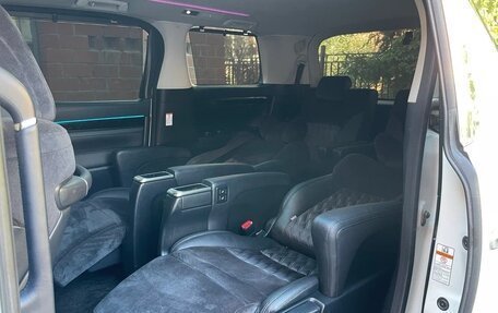 Toyota Alphard III, 2022 год, 4 520 000 рублей, 14 фотография