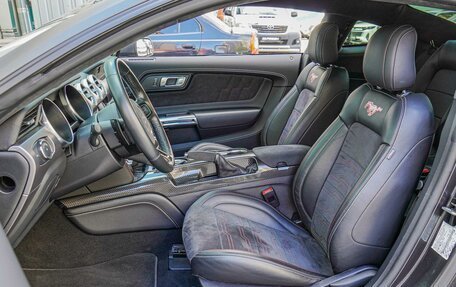 Ford Mustang VI рестайлинг, 2020 год, 4 650 000 рублей, 10 фотография