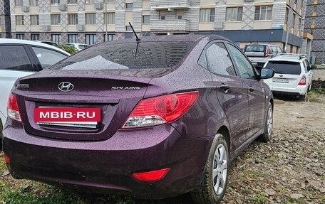 Hyundai Solaris II рестайлинг, 2011 год, 800 000 рублей, 3 фотография