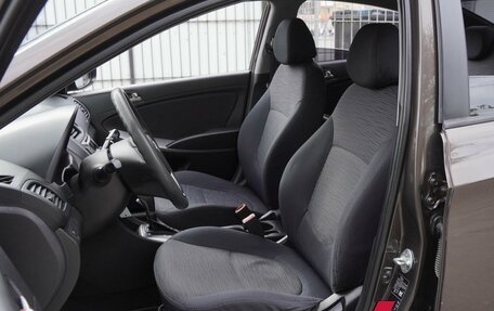 Hyundai Solaris II рестайлинг, 2015 год, 1 080 000 рублей, 10 фотография