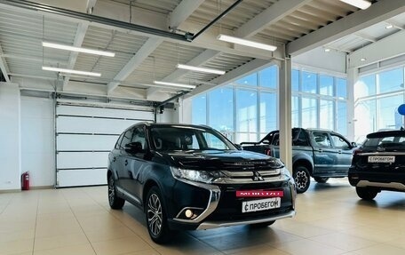 Mitsubishi Outlander III рестайлинг 3, 2018 год, 3 199 000 рублей, 8 фотография