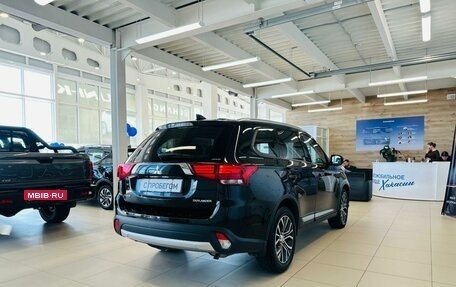 Mitsubishi Outlander III рестайлинг 3, 2018 год, 3 199 000 рублей, 6 фотография