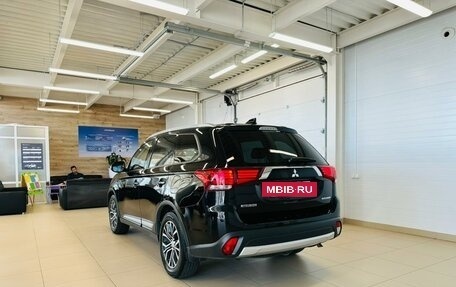 Mitsubishi Outlander III рестайлинг 3, 2018 год, 3 199 000 рублей, 4 фотография