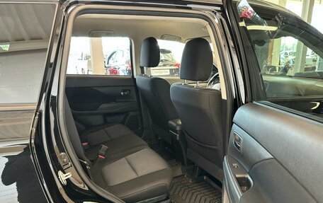 Mitsubishi Outlander III рестайлинг 3, 2018 год, 3 199 000 рублей, 17 фотография