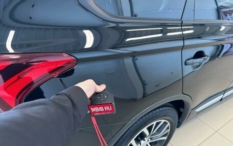 Mitsubishi Outlander III рестайлинг 3, 2018 год, 3 199 000 рублей, 25 фотография