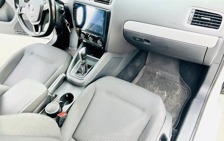 Volkswagen Jetta VI, 2018 год, 1 099 000 рублей, 4 фотография