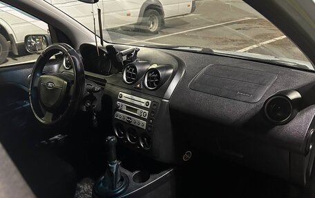Ford Fiesta, 2003 год, 300 000 рублей, 7 фотография