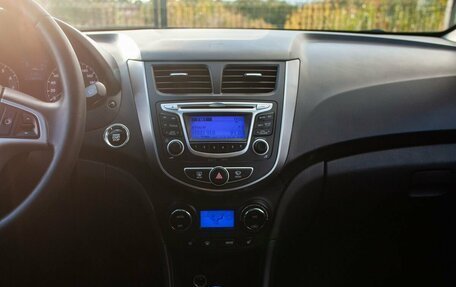 Hyundai Solaris II рестайлинг, 2012 год, 787 000 рублей, 29 фотография